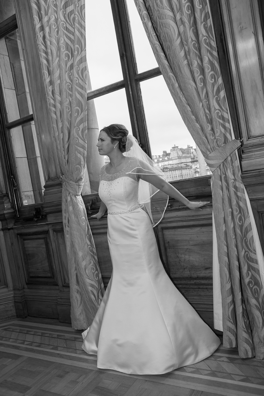 Wedding-photography-Glasgow-city-Chambers-citation-176-2.jpg
