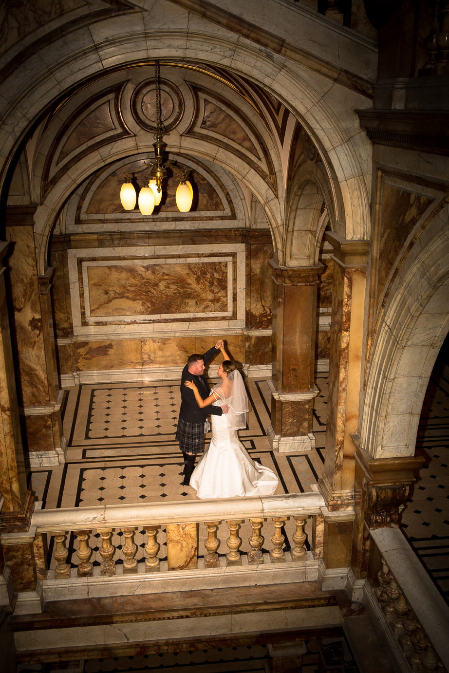 Wedding-photography-Glasgow-city-Chambers-citation-261.jpg