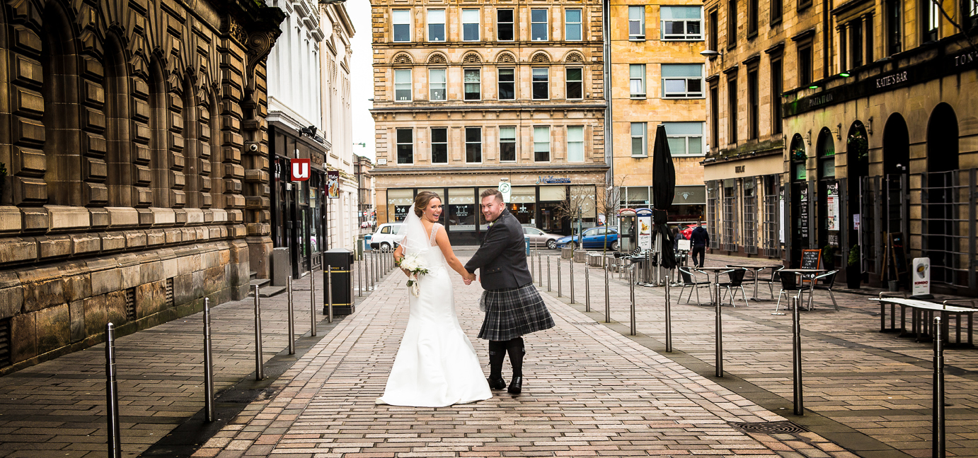 Wedding-photography-Glasgow-city-Chambers-citation-358.jpg