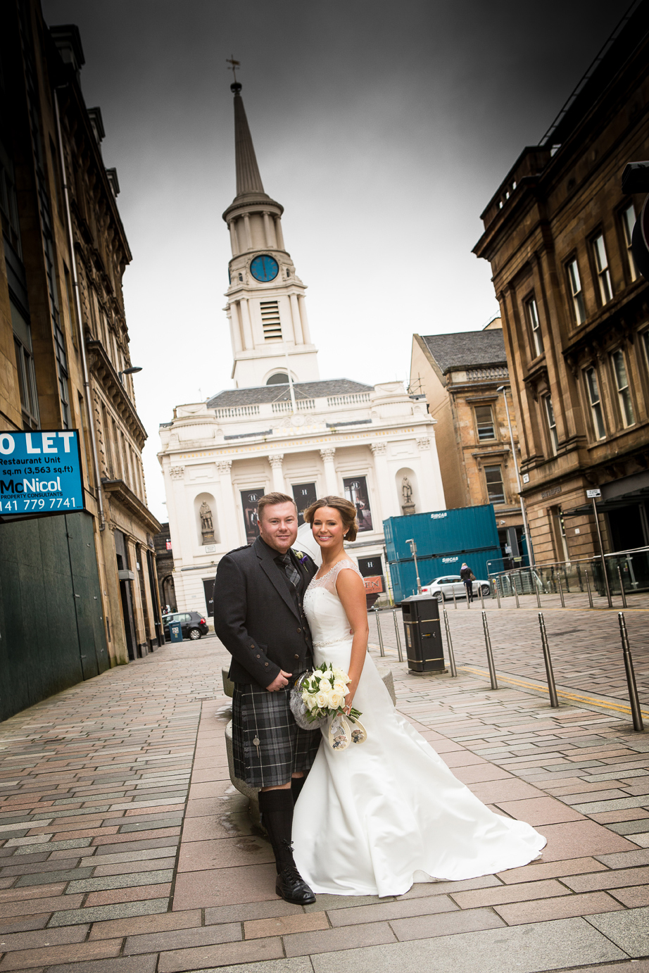 Wedding-photography-Glasgow-city-Chambers-citation-364.jpg
