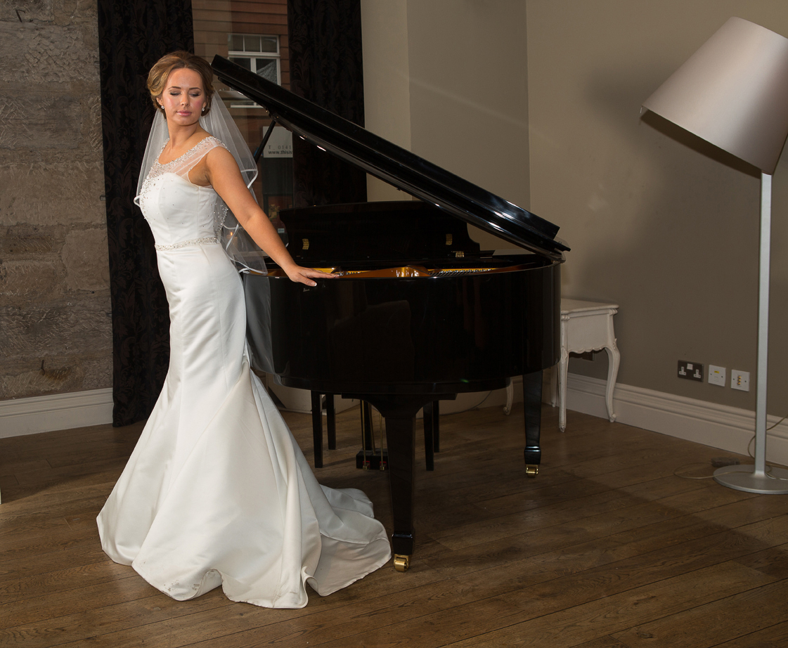 Wedding-photography-Glasgow-city-Chambers-citation-372.jpg