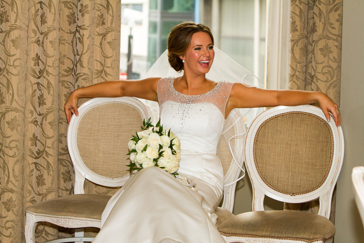 Wedding-photography-Glasgow-city-Chambers-citation-601.jpg