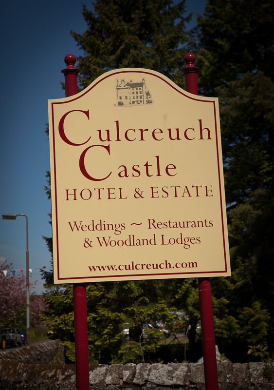 Wedding-photographers-Culcreuch-Castle-003.jpg