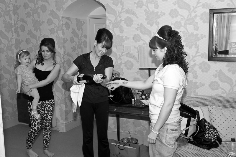Wedding-photographers-Culcreuch-Castle-008.jpg