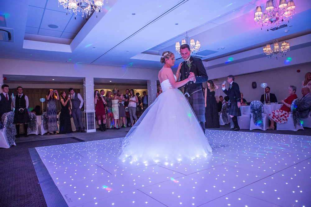 wedding-photography-Buchanan-Arms-hotel.jpg-39.jpg