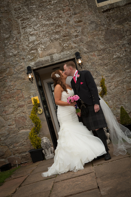 wedding-photography-Shieldhill-Castle-048.jpg